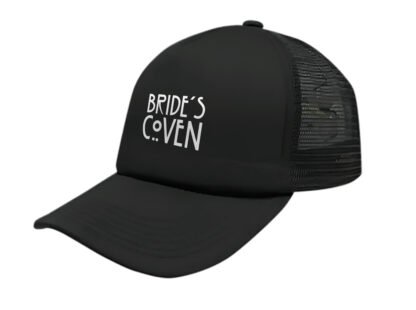 gorra trucker negra para despedida de soltera gótica